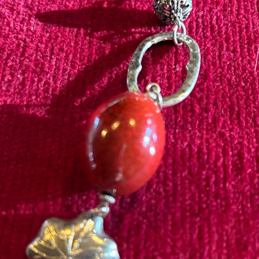 Premier Designs Red and Silver Necklace - Picture 3 of 5